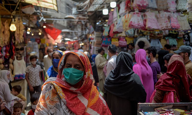 کرونا خلاف احتیاطی تدبیراں نہ کرن اُتے مارکیٹاں نوں تالے لوانے پے گئے،تفصیل جانن لئی۔۔۔۔۔٭رویل نیوز٭