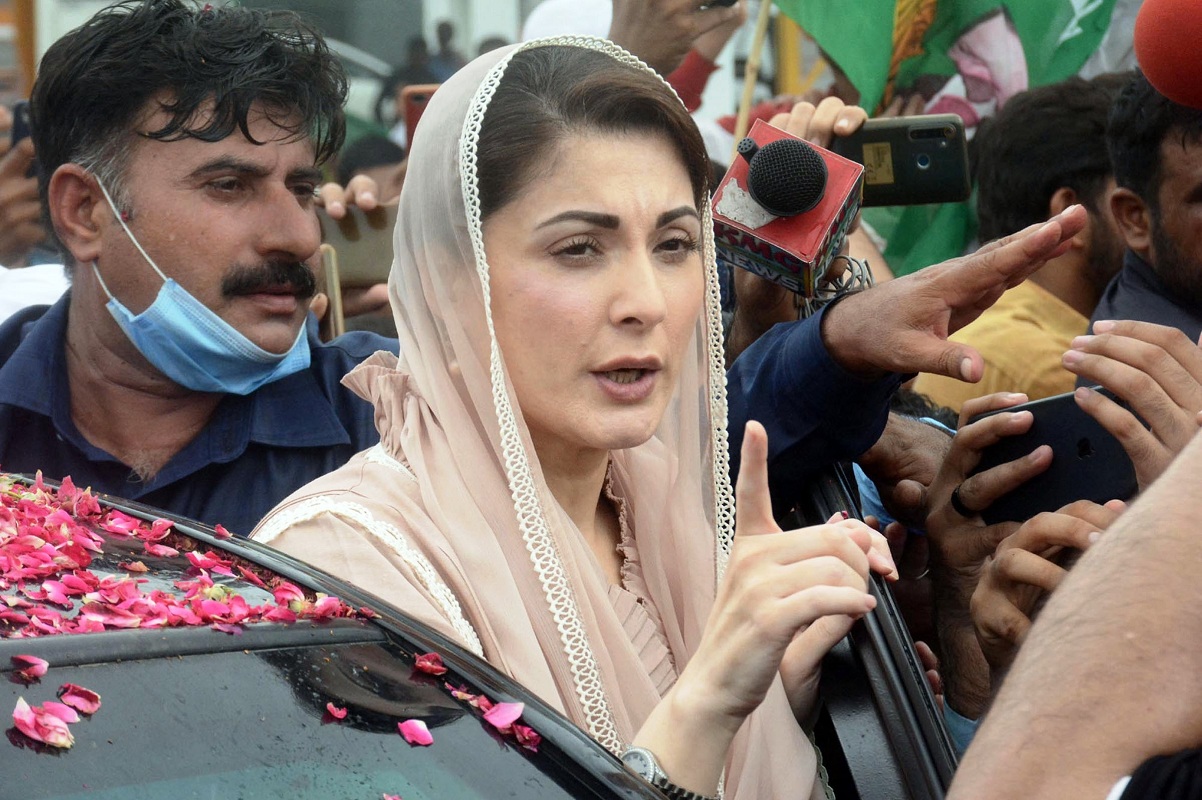 مریم نواز تے جمائما گولڈ سمتھ وچ لفظی گولا باری، ایس سبھ دے ذمے دار تہاڈے پچھلے گھروالے نیں: مریم نواز شریف……٭رویل خبر٭