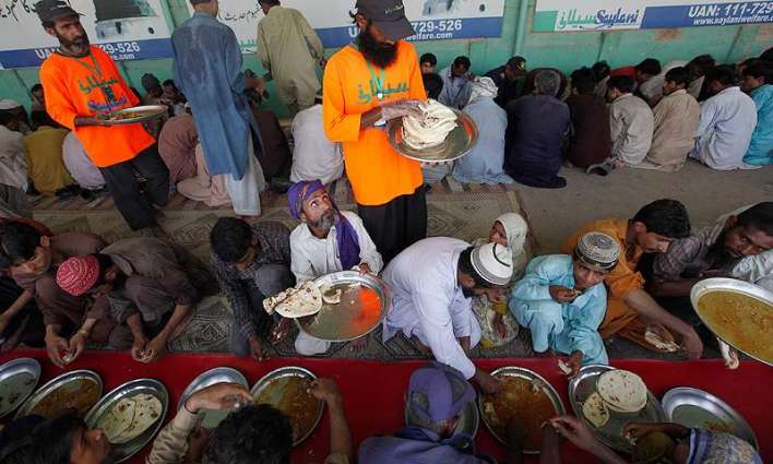 لاہور:شاہ جمال دے علاقے وچ لنگر خانے دا افتتاح عثمان بزدار نے کیتا……٭رویل نیوز٭